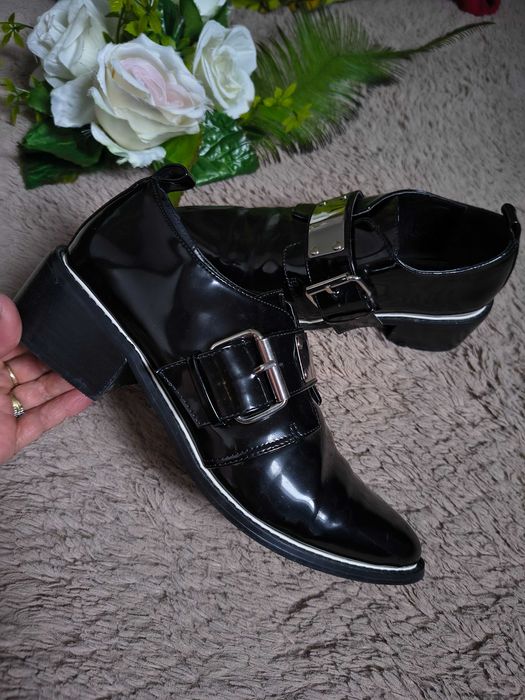 Czarne lakierowana Asos rozm.38