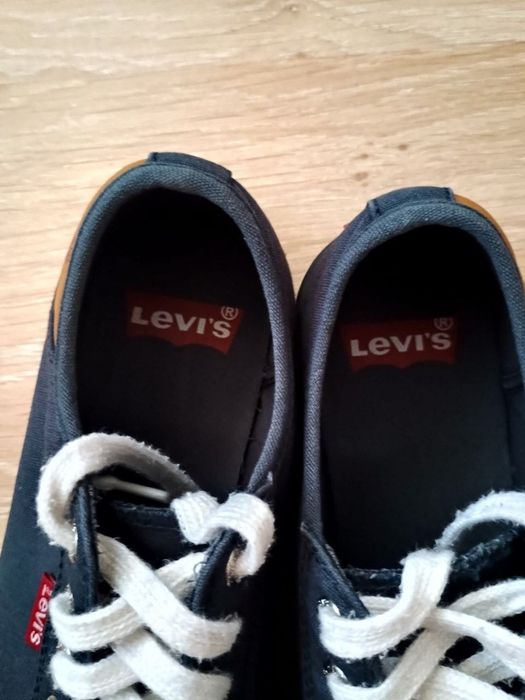 Жіночі фірмові кеди Levi's, оригінал, 39 розмір, устілка 25 см