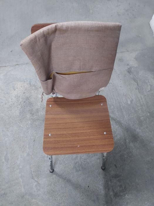 Cadeira comum com costas64584713385346121