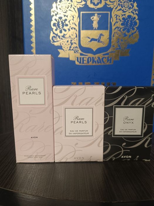 Жіночий парфюм від Avon.