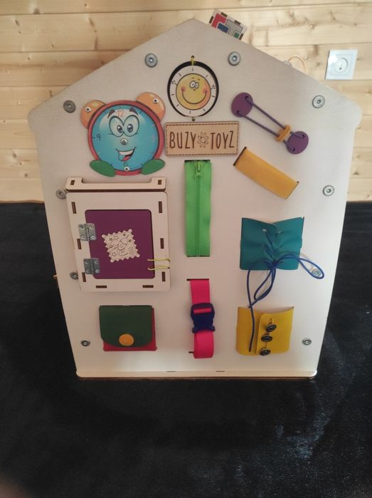 Domek manipulacyjny drewniany Montessorii