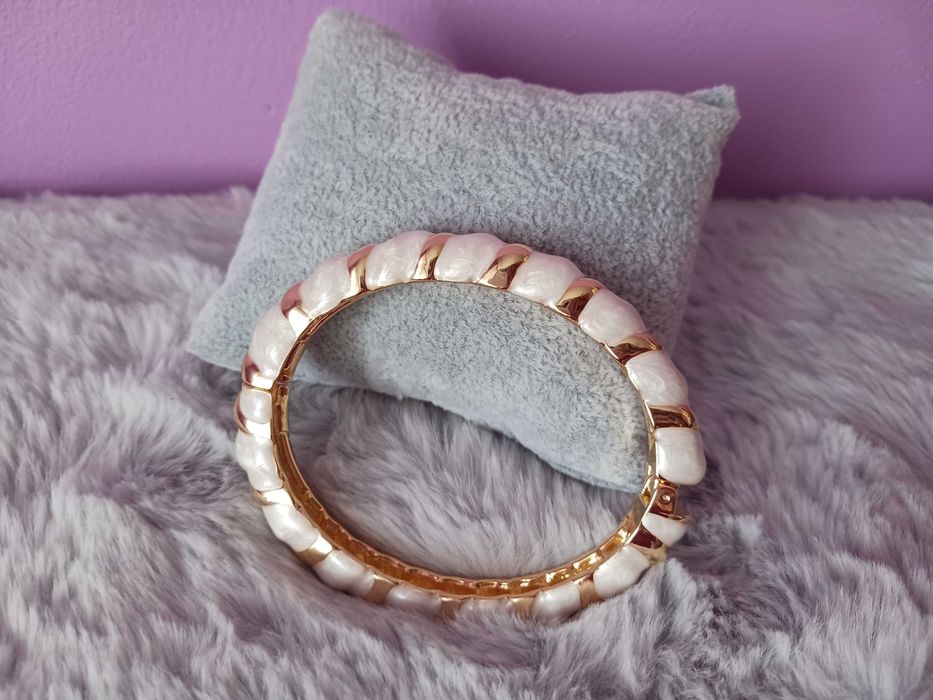 bransoletka sztywna perłowa