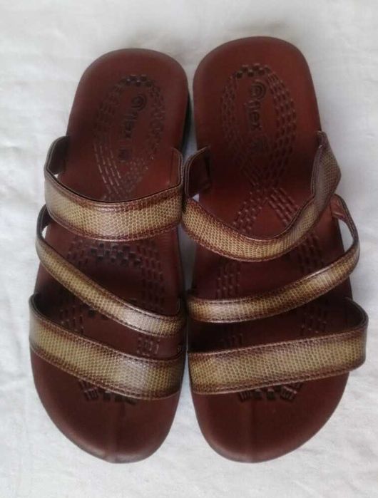 Чоловічі шльопанці розмір 41, коричневого кольору