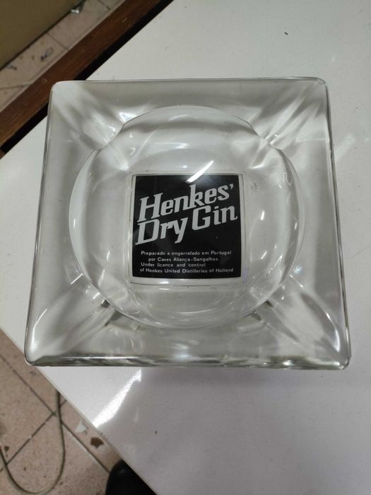 Cinzeiro Vintage henkes dry gin das caves aliança