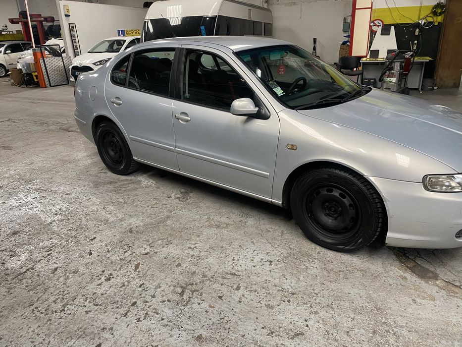 Vendo este automovel