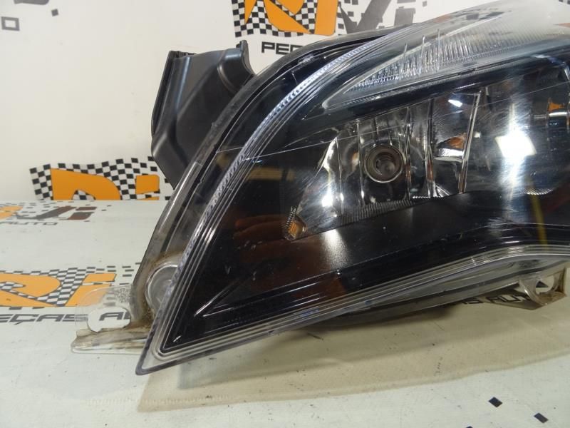 Ótica / farol esquerda OPEL Astra J