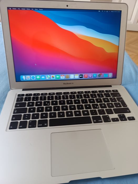 MacBook Air Intel core i5 model 1466
