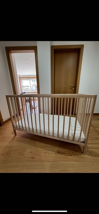 Berço com colchão