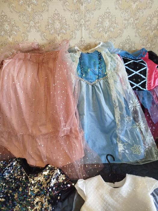 Святкова сукня для красуні 134 р