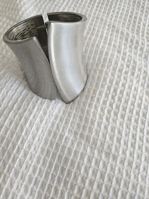 Pulseira dourada/prateada