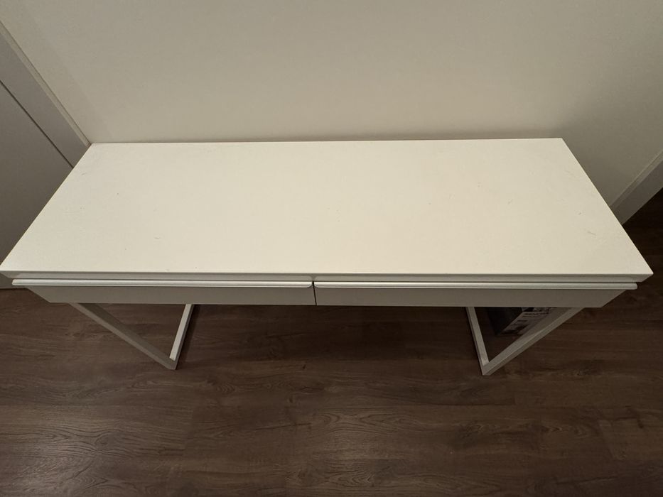 Biurko białe 120x40 cm.