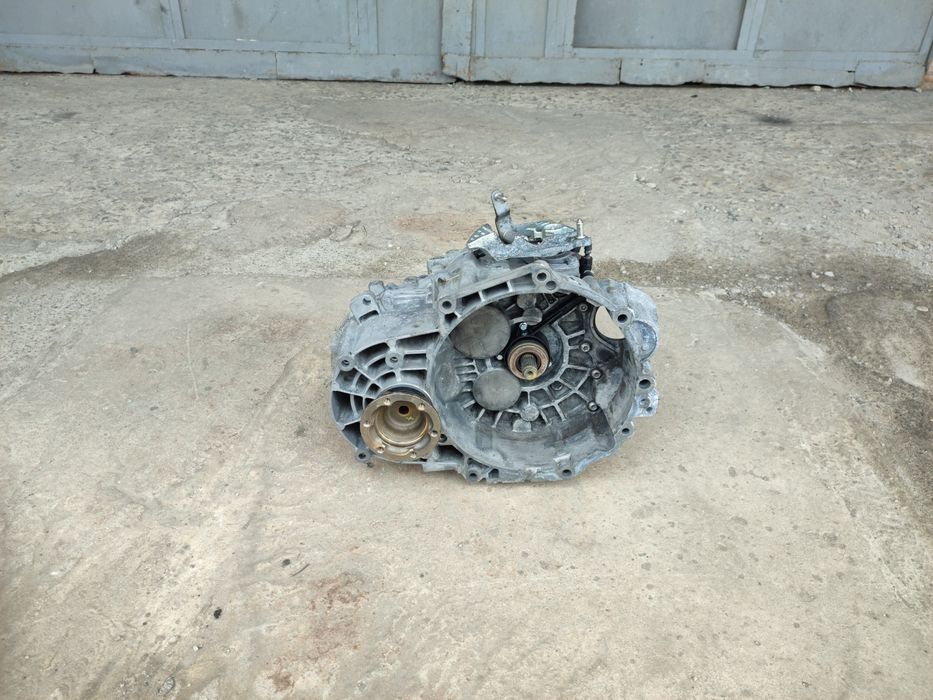 КПП 6 ст. 2.0 дизель коробка  VW B6 Tauran Golf Caddy Skoda Octavia A5