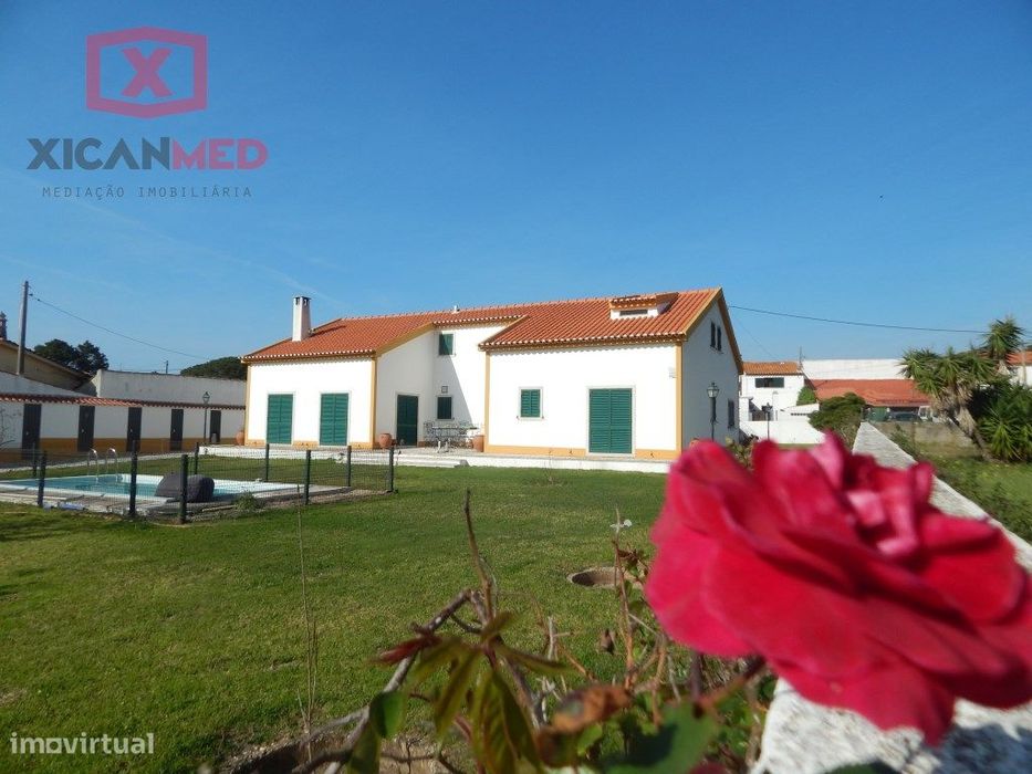 Moradia T4
Moradia Exclusiva com Piscina e Jardim a 15min a pé da ...