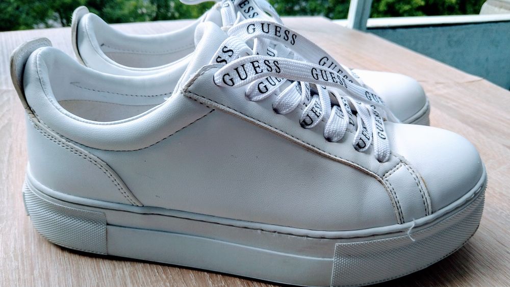Кросівки Guess 37