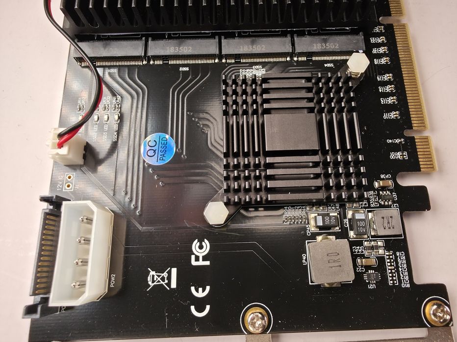 Adaptador PCIe para 4x SSD M.2 NVMe – Novo