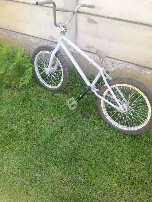 Велосипед BMX в хорошому стані