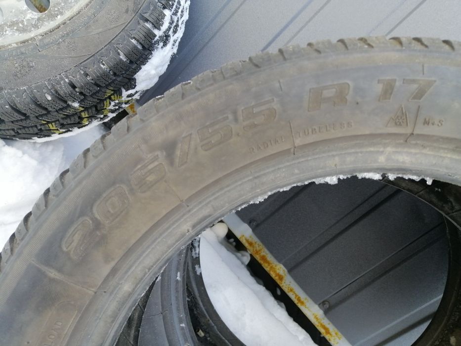 Зимняя резина пара 205/55/17