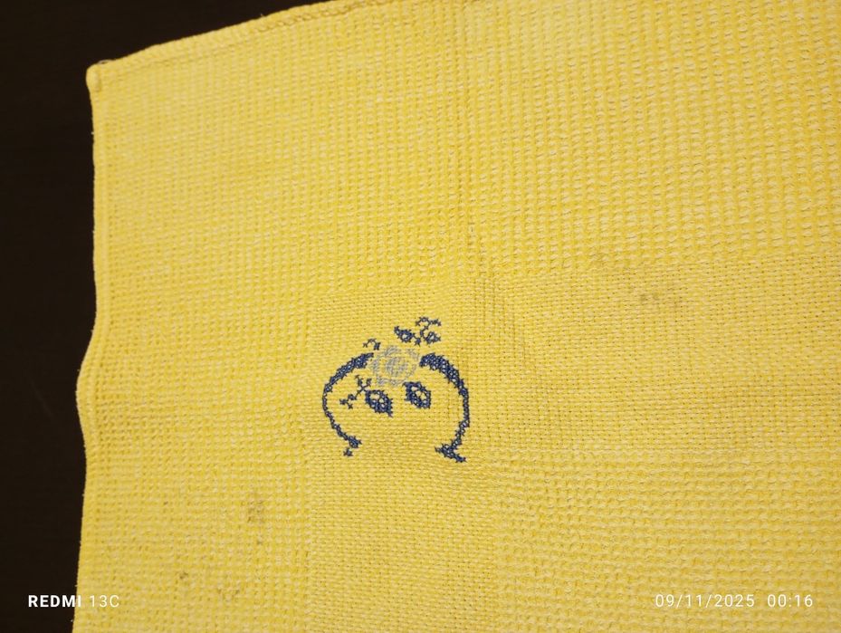 Embroidered Square Towel431550031756666884
