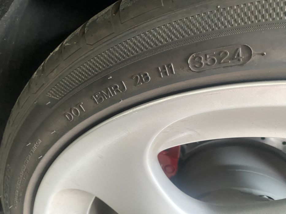 2 Jantes porsche originais e pneus 265/35/18