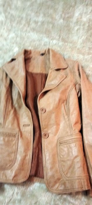 Casaco couro Quebramar camel cintado