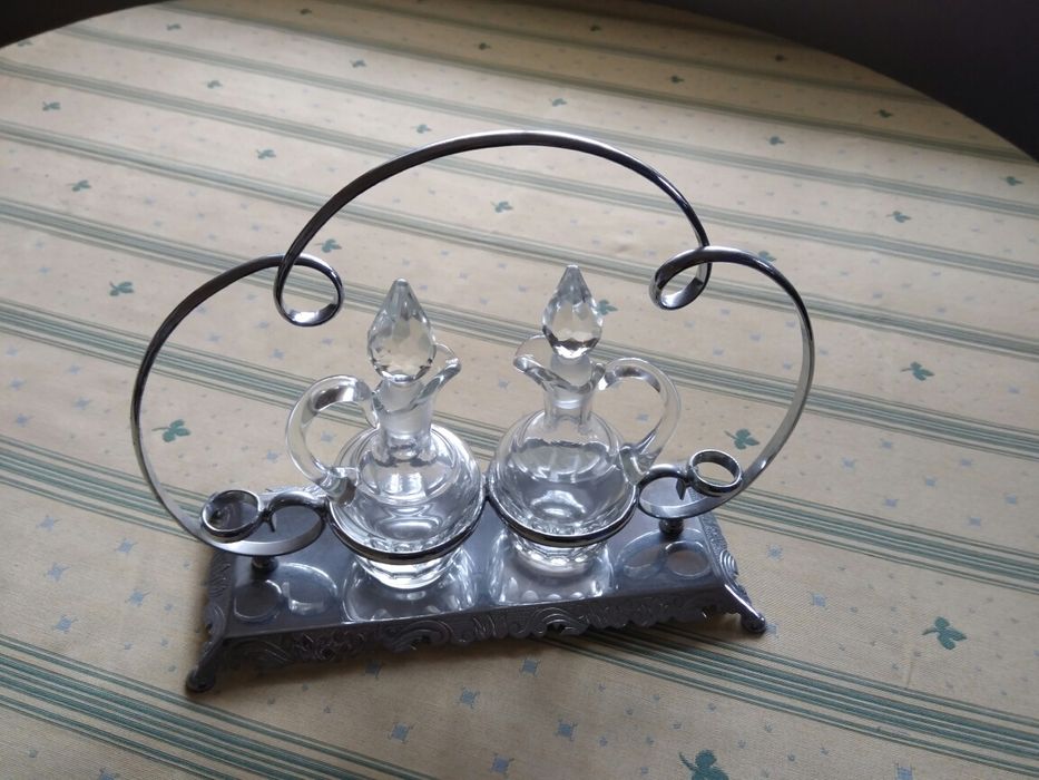 Galheteiro em meio cristal