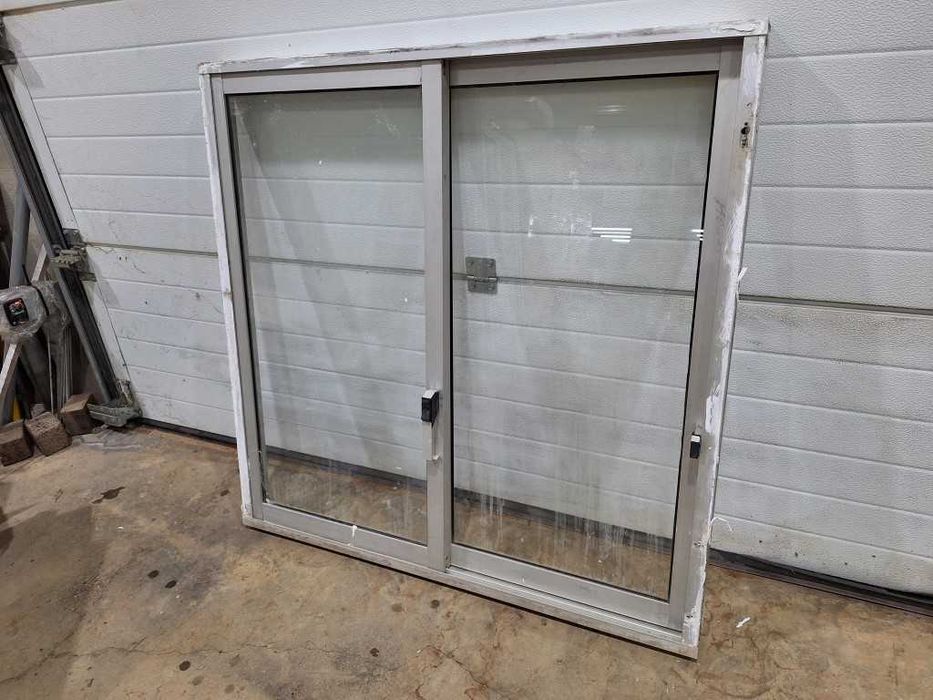 Portas e janelas em aluminio usadas