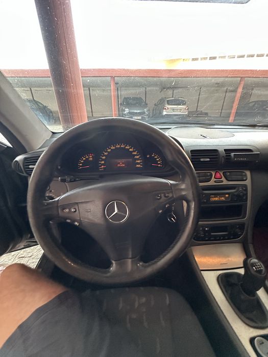 Mercedes-Benz c220 coupe