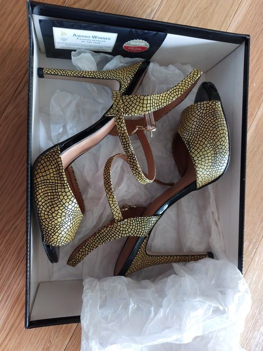 Żółte szpilki Kazar