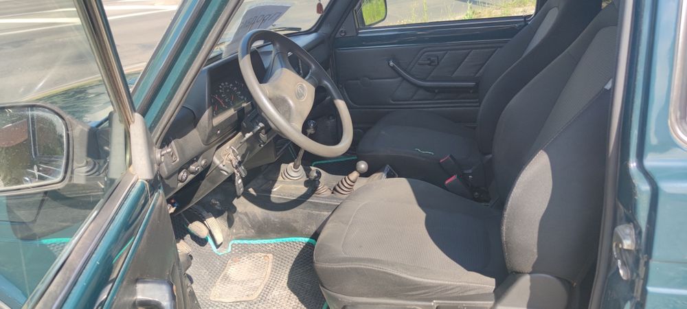 Автомобіль Нива 212140