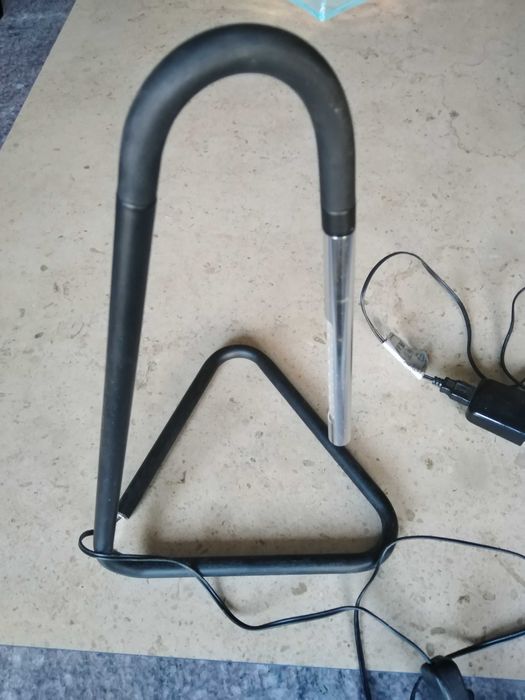 Candeeiro led  fininho não ocupa muito espaço em óptimo estado