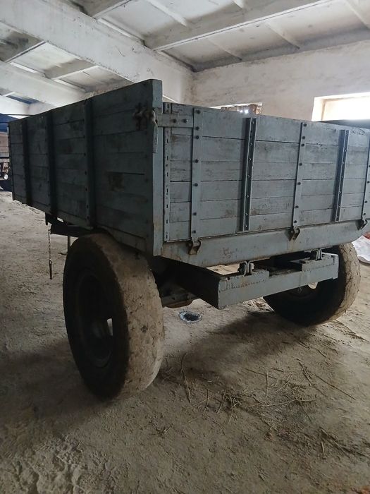 Тракторний одновісний прицеп