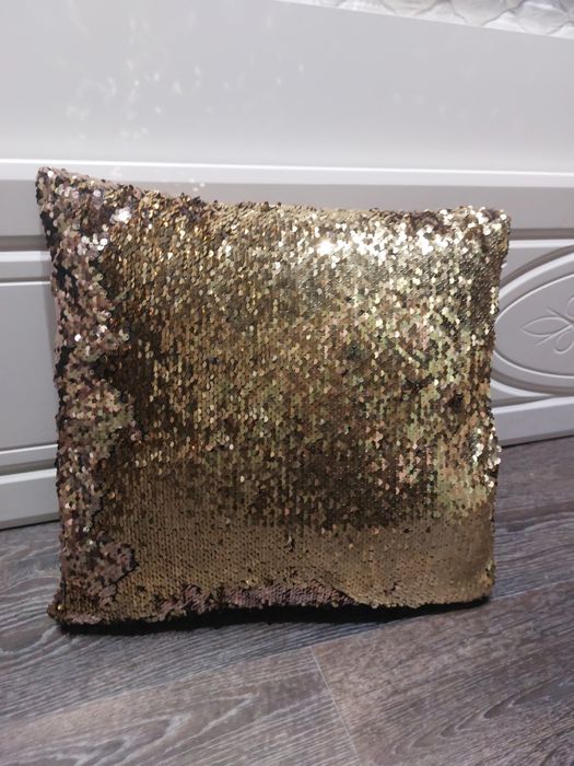 Наволочка на декоративную подушку, наволочка с паетками, декор