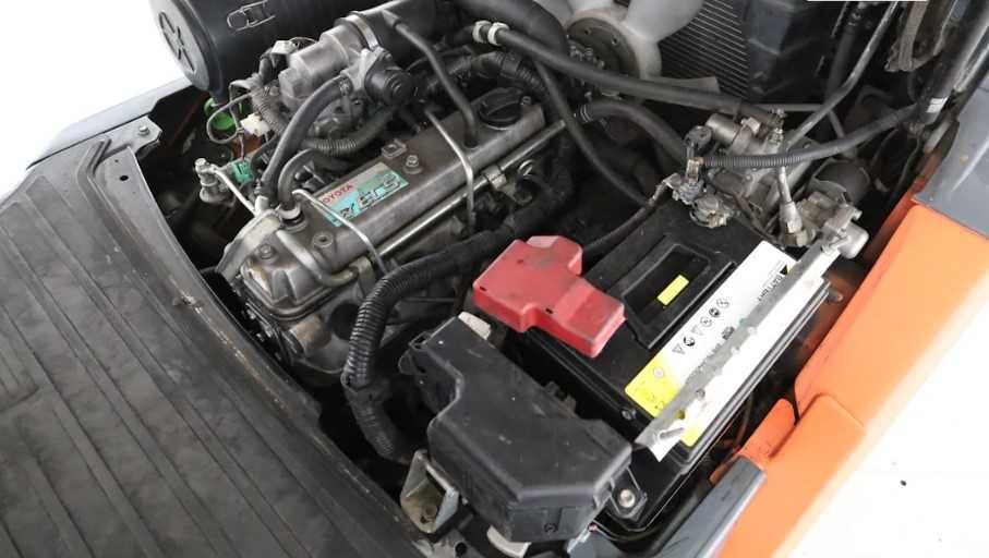 Навантажувач Toyota 2.5 т, вилочний погрузчик газ/бензин, Тойота 2.5 т