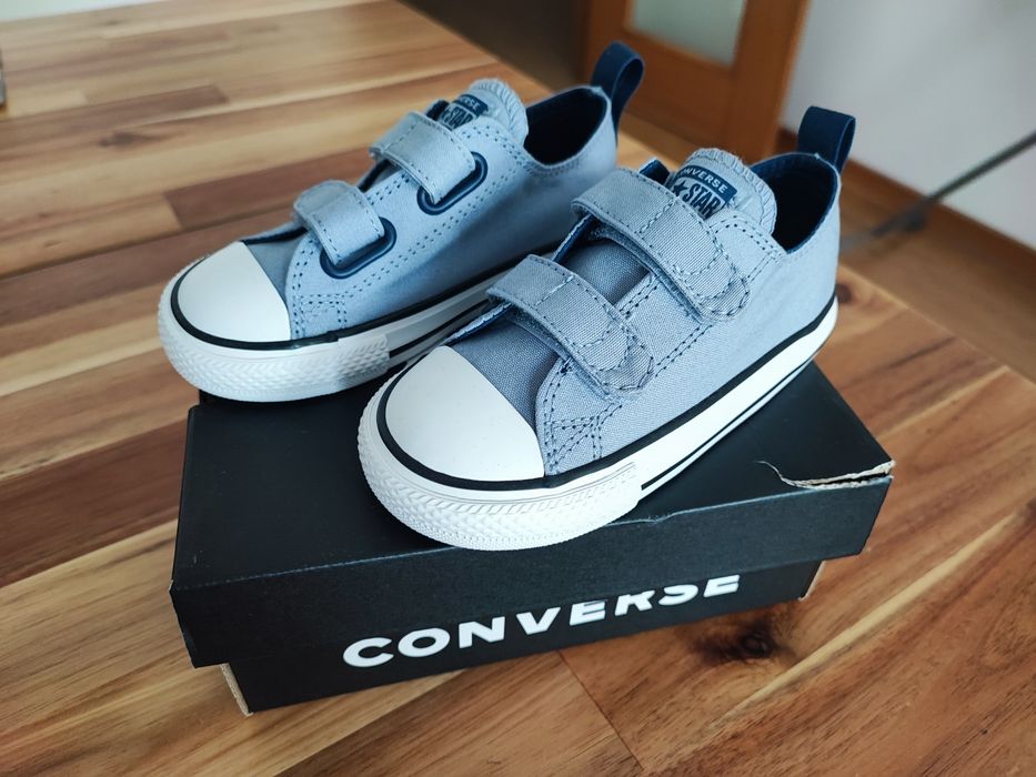 Children's Converse Sneakers (New)