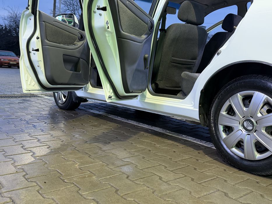 Продам Ланос на автомате 16г