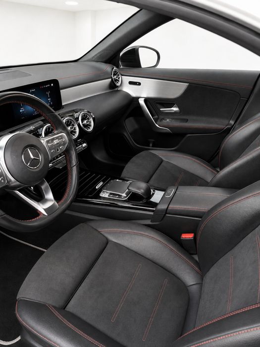 Mercedes CLA 180d Automatic (2019) – Pack AMG Full, Teto Panorâmico e Widescreen