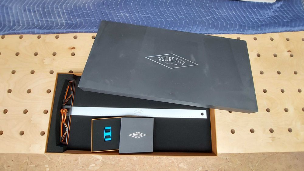 Esquadro Bridge City Tool Works + Cursor