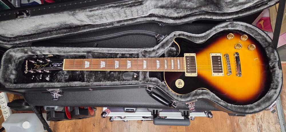 【ケース付】Epiphone Les Paul 2010 TRIBUTE エレキ ケース付】Epiphone Les Paul 2010 TRIBUTE エレキ Epiphone Les