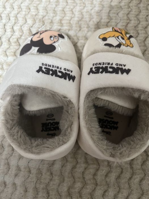 Кімнатні тепленькі тапочки для малечі