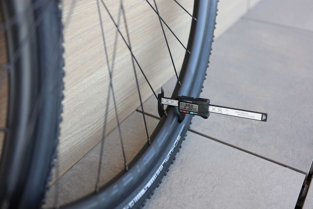 Koła obręcze Syncros Race X25 i opony Schwalbe G-One Bite Perf 700x45C