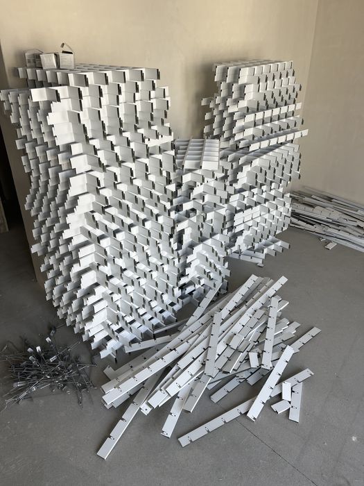 Sufit rastrowy – jak nowy, kompletny zestaw