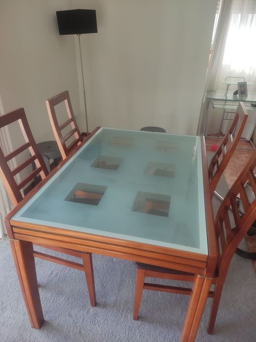 Mesa e 4 cadeiras sala jantar cerejeira