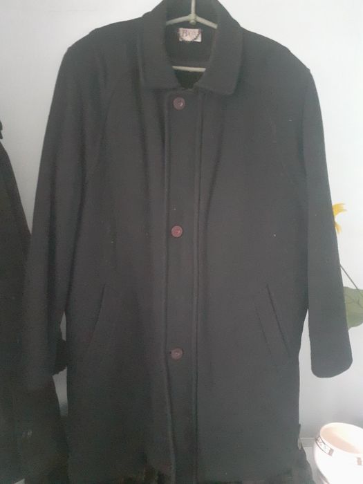 Полупальто чоловіче чорного кольору