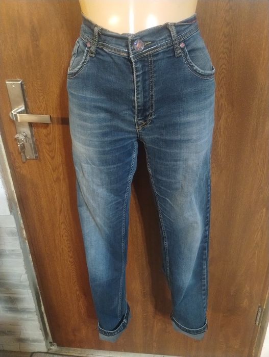 Jeansy damskie uciągliwe