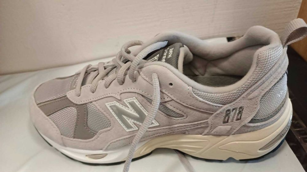 Tylko jeden but lewy New Balance rozmiar 43