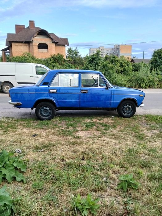 Автомобиль ваз 2103
