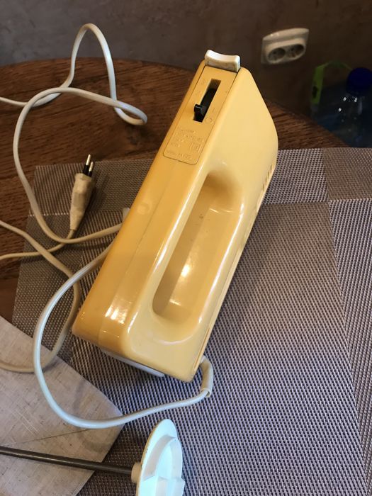 Електроміксер Рось