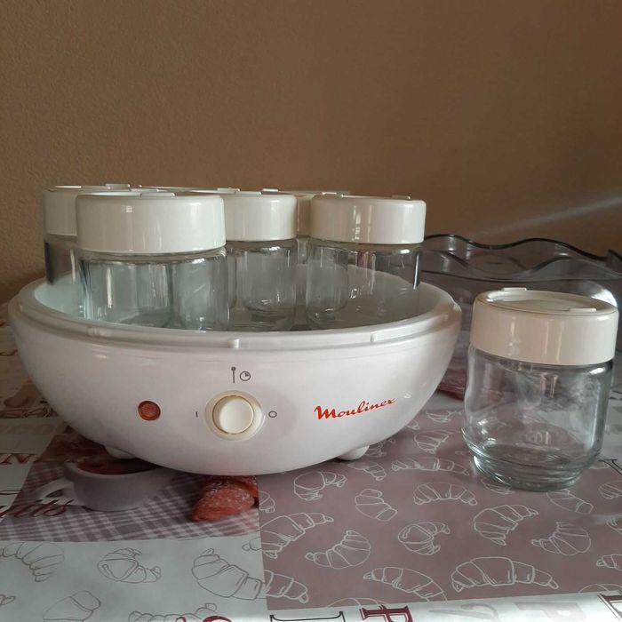 Йогуртниця Moulinex на 7 стаканчиків відмінний стан