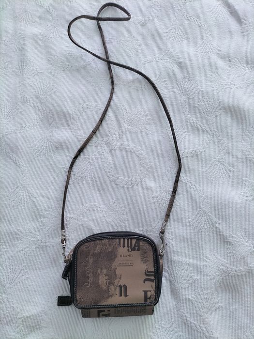 Pequena mala senhora nova