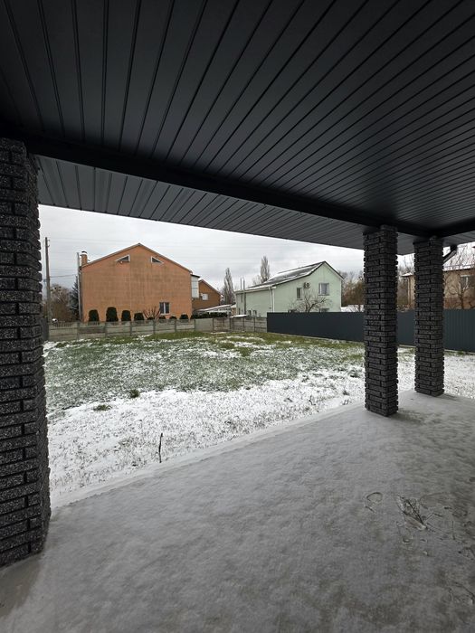 Приватний будинок з великою ділянкою, є газ,  15 хв до Києва